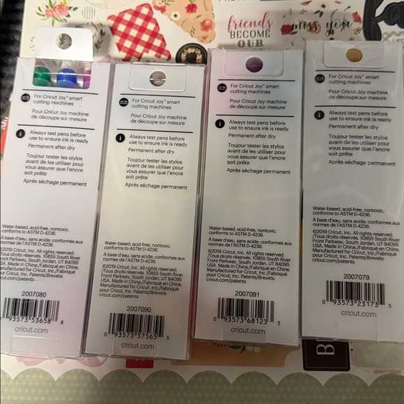 Cricut Joy machine with carry case and bundle of accessories. - Picture 6 of 17